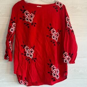 Kindred Red Embroidered Flowers Top V-Neck Top Size XL Half Sleeve